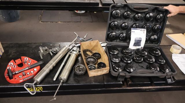Kit vidange comprenant : 1 récupérateur huile vidange 60 litres, ...