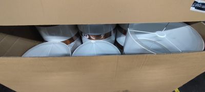 Ensemble de 9 palettes et un chariot métallique de suspensio… - Photo 1