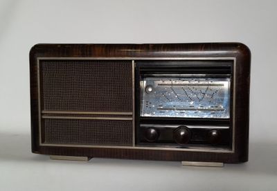 SONORA. Poste radio français en bois de placage type Excelle…