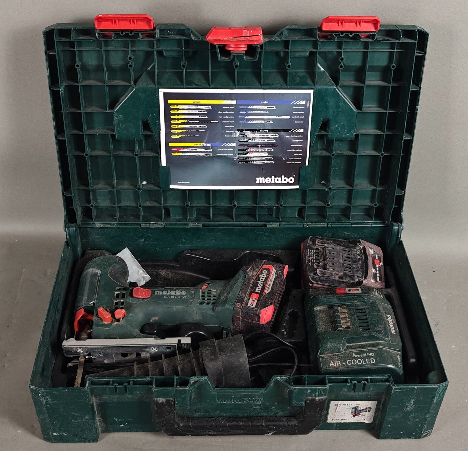 METABO. Scie sauteuse, modèle STA 18 LTX 100, avec deux batt…
