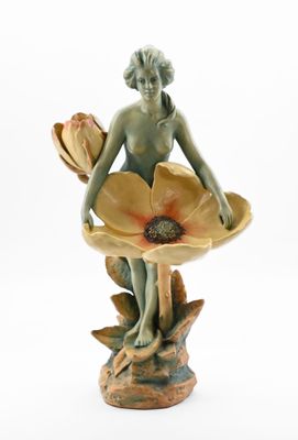 Manufacture Bernard Bloch Statuette de femme à la fleur en t…