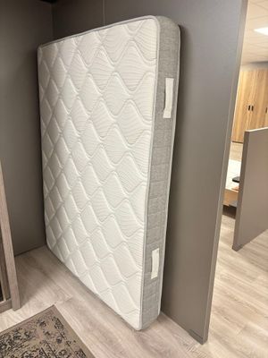 Matelas 140 cm sans référence apparente et matelas 160 cm - Photo 1