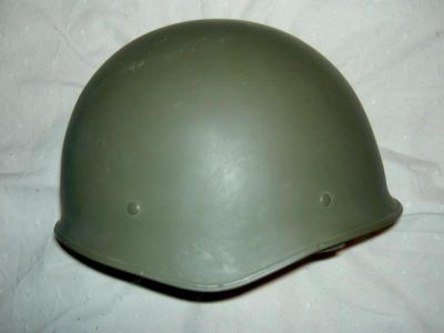 Casque français Modèle 1982. Neuf de stock.