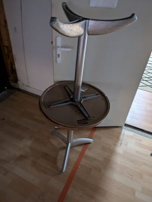 an image of a table with a bird on top of it