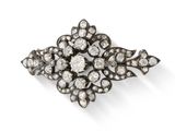 une broche ancienne sertie de diamants