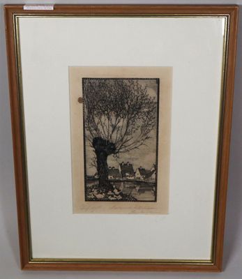une photo en noir et blanc d'un arbre dans un cadre