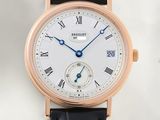 une image d'un gros plan d'une montre-bracelet avec des chiffres romains
