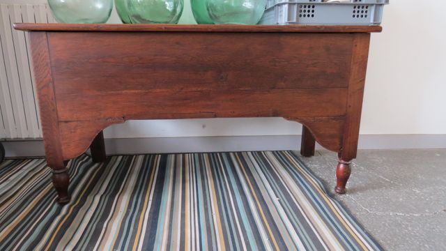 Maie H : 68 x 130 x 60