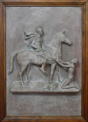 statue représentant un homme à cheval avec un autre homme à cheval