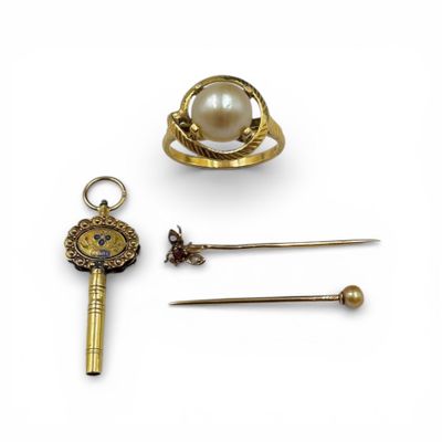 Lot en or jaune (750) comprenant une monture de bague à grif… - Photo 1