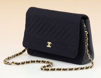 chanel black quilted flap bag