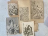 six vieux dessins représentant des personnes et des animaux, posés sur une table