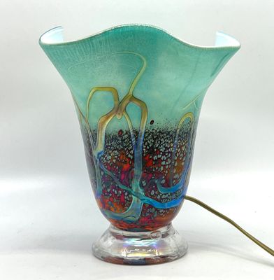 Jean-Pierre CINQUILLI (Né en 1943) à BIOT. Lampe à poser en verre souf