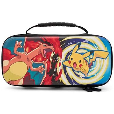 un gros plan d'un sac-repas Pokémon sur fond blanc
