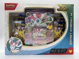 une boîte de cartes Pokémon qui se trouvent dans la boîte