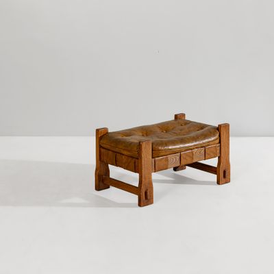 tabouret en bois et en cuir, en forme de repose-pieds
