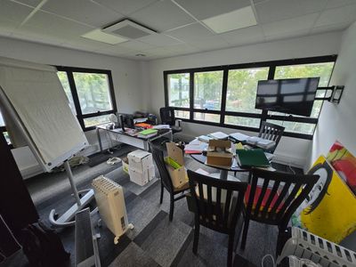 12 Bureaux, Petite table Mise à prix :