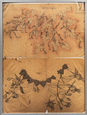 un vieux bout de papier sur lequel sont dessinés des oiseaux et des fleurs