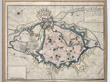 une vieille carte d'une ville traversée par une rivière