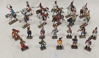 un grand nombre de figurines sur une table