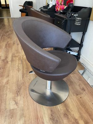 3 fauteuils de coiffure SALON AMBIANCE à piston + repose-pie…