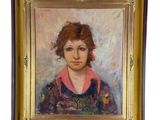 tableau représentant une femme aux cheveux roux portant une chemise rose à col