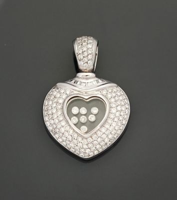 Pendentif coeur en or gris 18K 750 millièmes serti de 135 di…