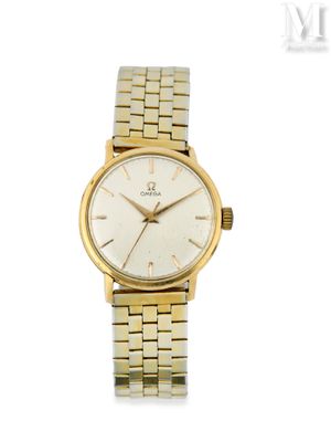 gros plan d'une montre-bracelet sur fond blanc