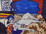 un tableau représentant une femme allongée sur un lit, à côté d'une chaise bleue