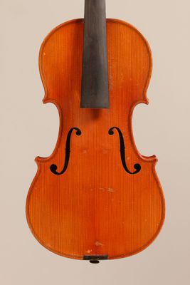 Violon 3/4 ; portant étiquette apocryphe Stradivarius.