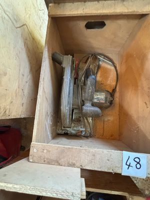 une photo d'une boîte contenant une lime électrique