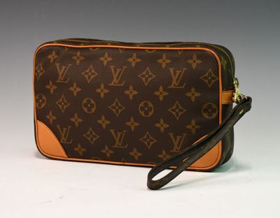 sac de poignet Louis Vuitton marron et beige