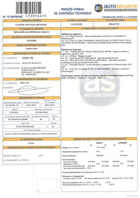 un gros plan d'un document sur lequel figure la photo d'une personne