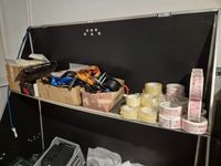 Caisson étagère et son contenu en sangles, adhésifs et débar… (photo 3)