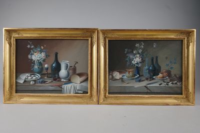 tableau représentant une nature morte composée de fleurs et de vases posés sur une table