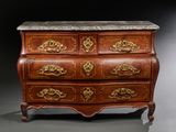 une commode en marbre sur pied
