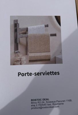 une boîte sur laquelle figure l'image d'un porte-serviettes