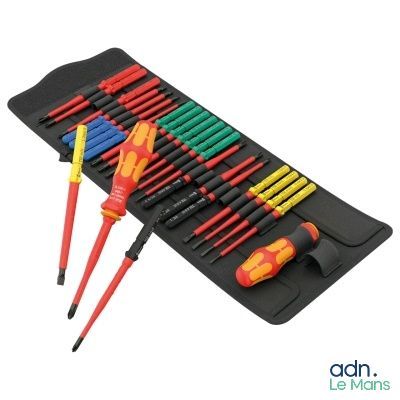 un gros plan sur un ensemble d'outils rangés dans une mallette