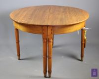Table de salle à manger en chêne mouluré, avec deux allonges (photo 2)