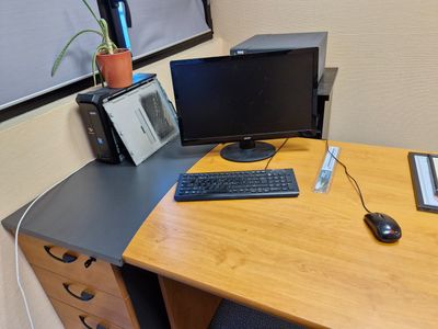 Ordinateur fixe comprenant : Ecran ACER, clavier filaire PAC…