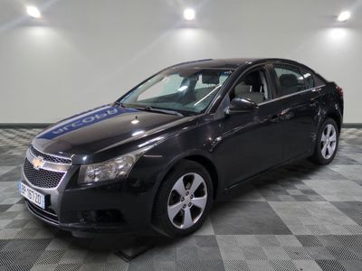 une photo d'une Chevrolet Cruz noire cruz cruz cruz cruz cruz cruz cruz cruz cruz cruz cruz cruz cruz cruz cruz cruz cruz cruz cruz cruz cruz cruz cruz cruz cruz cruz cruz cruz cruz cruz cruz