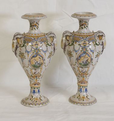 Dans le gout d'OLERYS ET LAUGIER Paire de vases à deux anses…