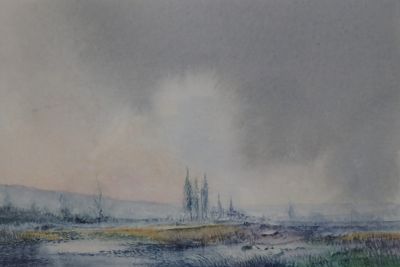 une aquarelle représentant une rivière avec des arbres en arrière-plan