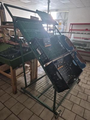 an image of a machine that is working on a piece of equipment