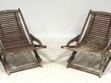 paire de fauteuils à bascule anciens en bois à lattes
