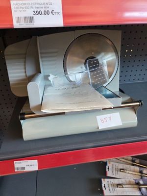 a machine that is sitting on a shelf in a store