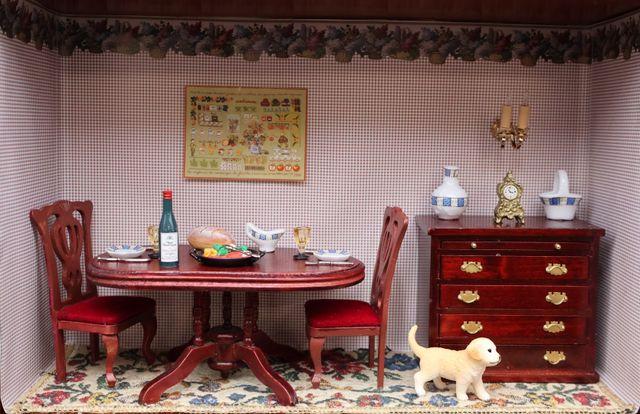 Diorama. Composition miniature, dans une vitrine en bois, vitre e...