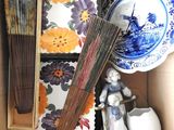une boîte contenant de nombreux objets
