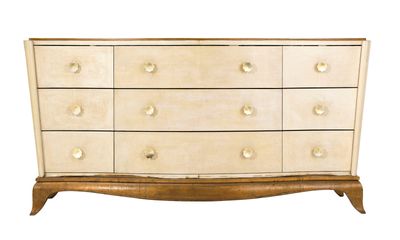 une image d'une commode sur fond blanc