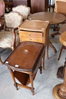 a lot of furniture that is sitting on the floor